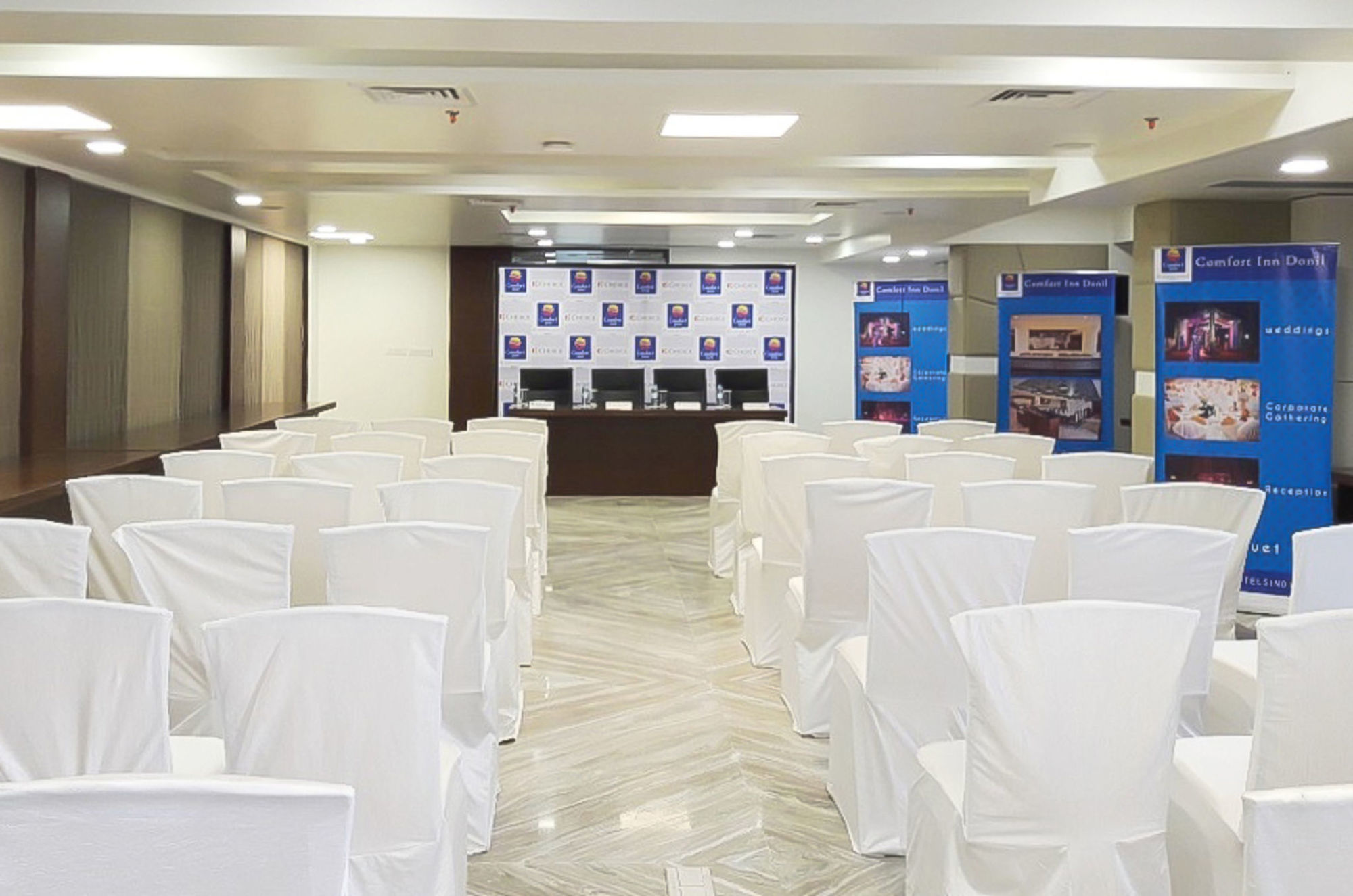 Comfort Inn Donil Vadodara Einrichtungen foto